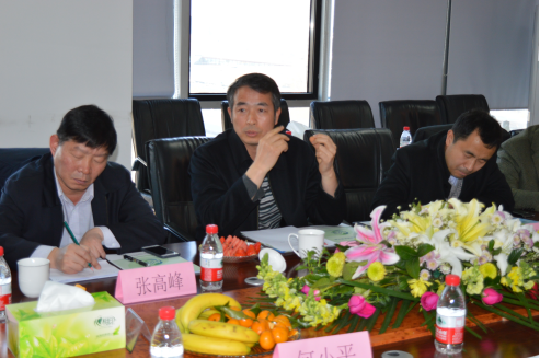 北京市工商聯佘運副主席(中)、張峰處長(左),北京市統戰部曹杰處長(右) 北京市工商聯佘運副主席(中)、張峰處長(左),北京市統戰部曹杰處長(右)