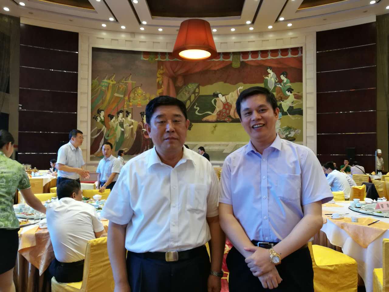 仟億達831999董事長鄭兩斌應邀參加民營企業(yè)助推山西轉型發(fā)展會 仟億達831999董事長鄭兩斌應邀參加民營企業(yè)助推山西轉型發(fā)展會